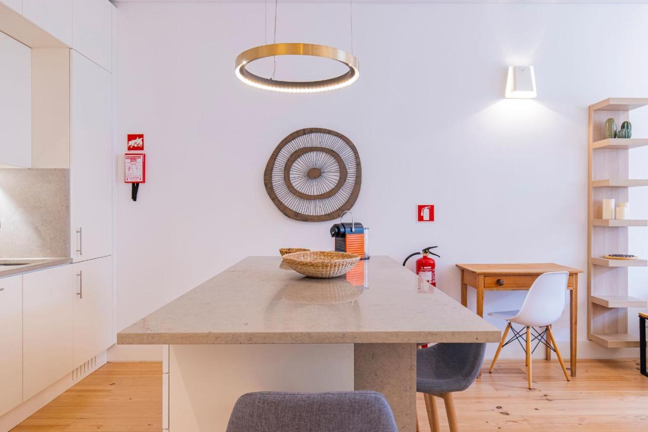 Modern Rustic Flat In Santos By Lovelystay Лиссабон Экстерьер фото